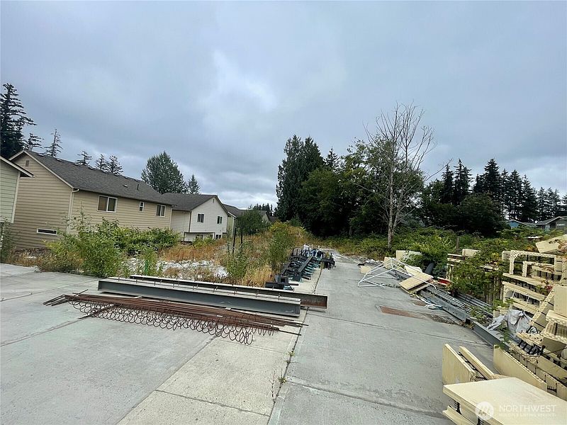 5th image of 2908 122nd Street SW