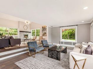 7 Hemlock Rd, Manhasset, NY 11030