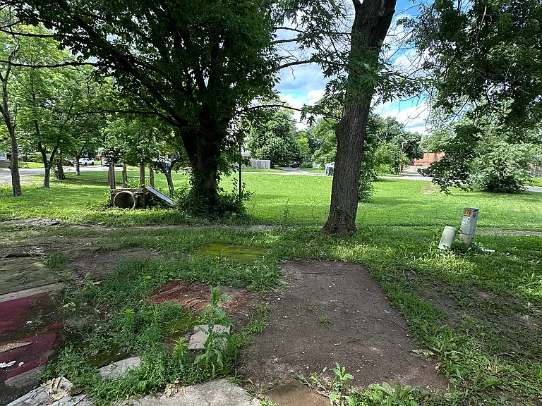 2221 Silver Maple Ct — Photo 3