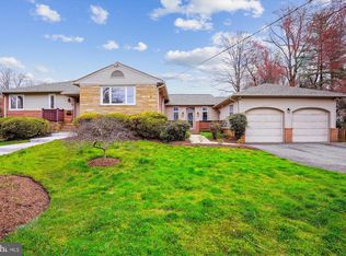 8103 Hampden Ln, Bethesda, MD 20814