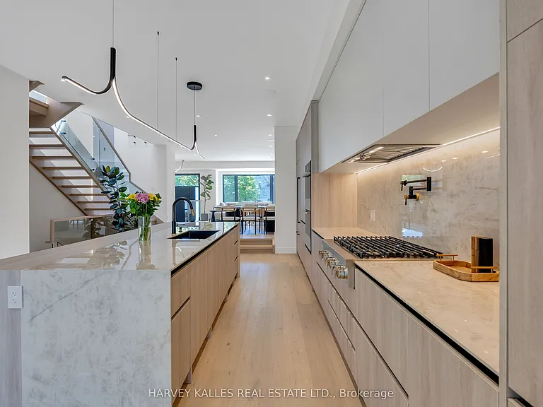 172 Cameron Ave — Photo 12