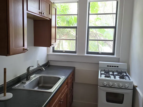 2401 Overbrook St APT 206, Miami, FL 33133