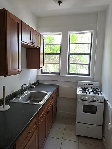 2401 Overbrook St #206 Photo 1