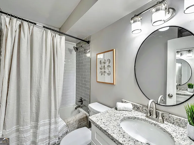 2858 Rosehill St #5 — Photo 6