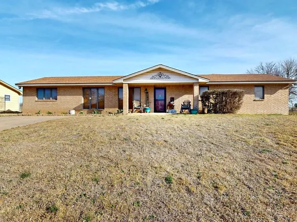1001 Countryside Dr, Mooreland, OK 73852