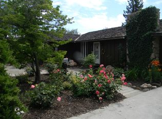 417 Warren Ave W, Pateros, WA 98846