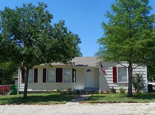 201 Newton St, Valley View, TX 76272