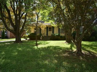2508 Fernbrook Rd, Greensboro, NC 27405