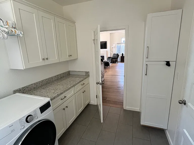 375 Mads Pl — Photo 14