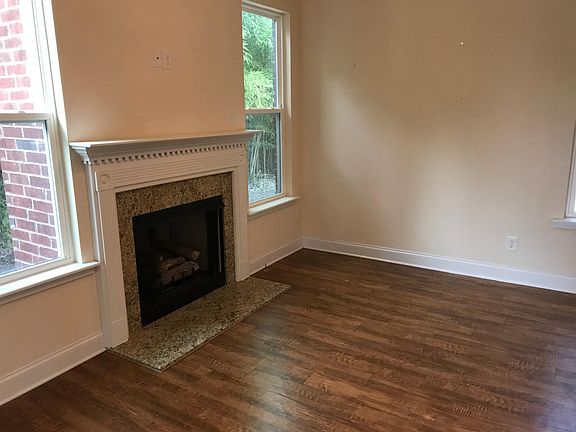 HARDWOOD FLOORS, FIREPLACE, SPECTACULAR VIEWS FROM YOUR LIVING ROOM