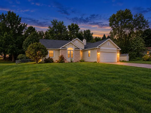 3216 W Greenbriar Ln, La Porte, IN 46350