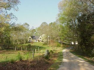 555 Dogtown Dr, Savannah, TN 38372