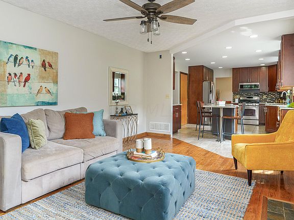5th image of 585 Mulberry Way N