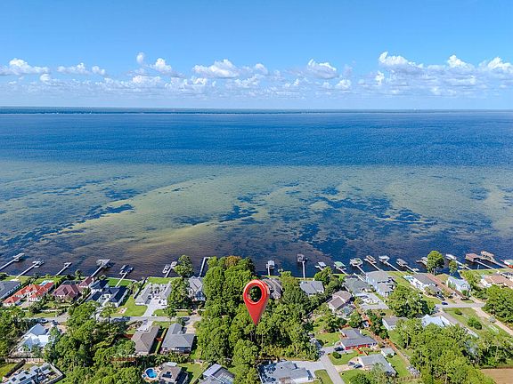 3rd image of Shore Dr