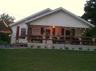 735 Stage St NW, Lenoir, NC 28645