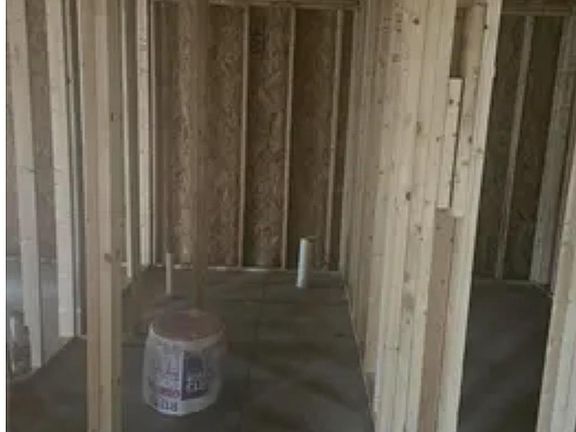 4th image of 222 Brandi Ln