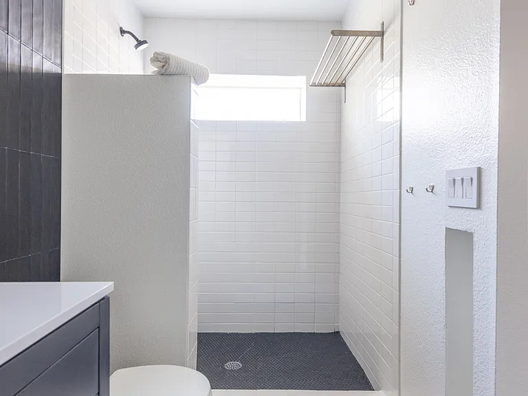 2202 Santa Rosa St — Photo 17