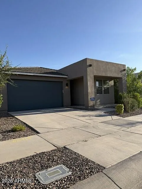 3 bed, 2.0 bath, 1871 sqft, $2,450 — Photo 2