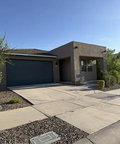 22863 E Watford Dr — Photo 2