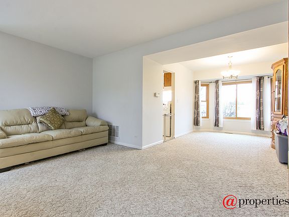 Living Room / Dining Room