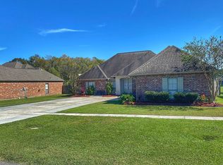 32984 Briar Oak Dr, Walker, LA 70785