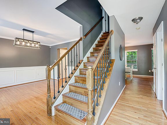 3rd image of 4386 Ashgrove Dr