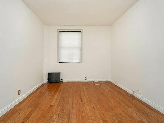 4th image of 21-05 33rd St #1D