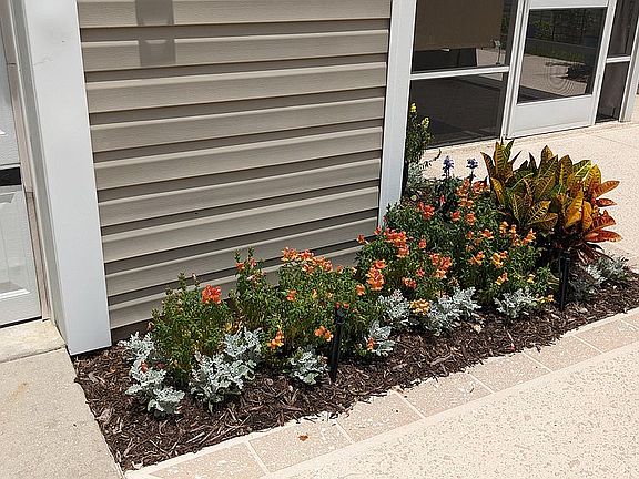 2nd image of 1815 Hallandale Ln