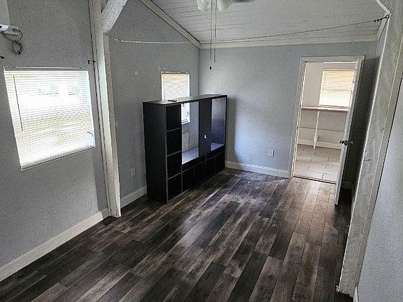 5th image of 11101 Crescent Lake Dr #B