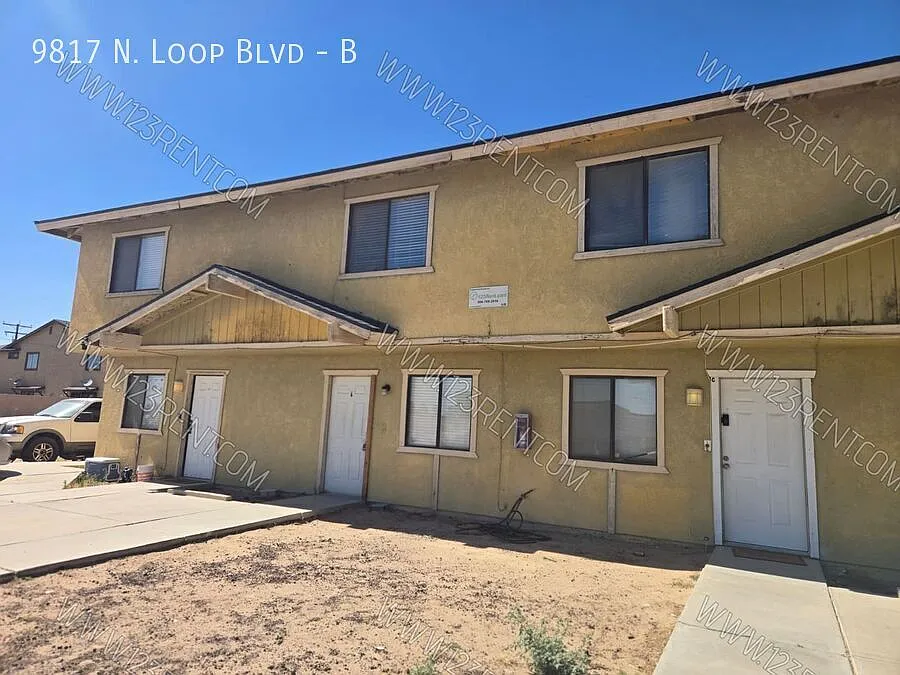 9817 N Loop Blvd #B