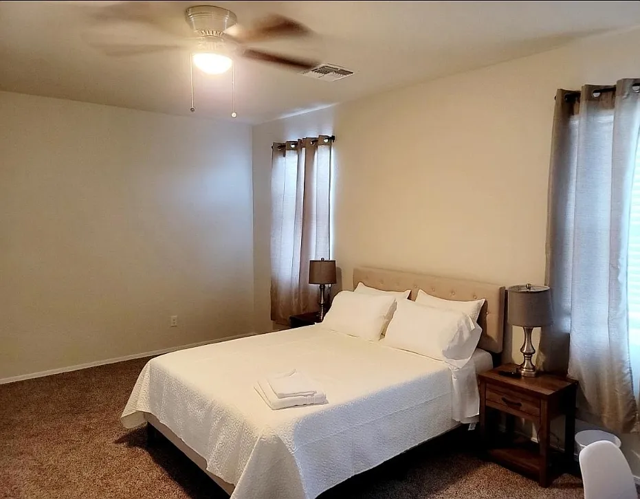 5 bed, 3.5 bath, 2684 sqft, $3,200 — Photo 3