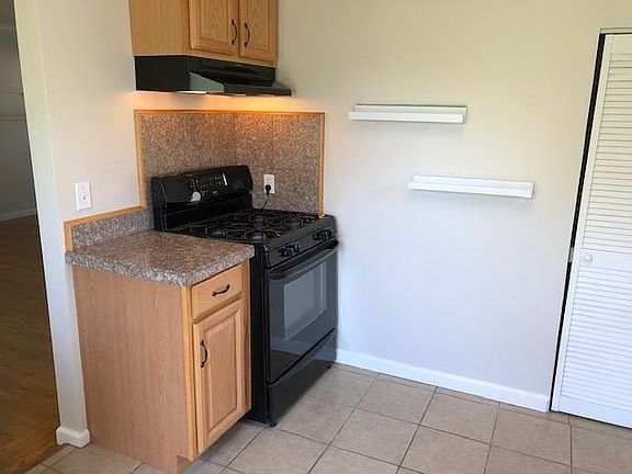 5th image of 661 55th St