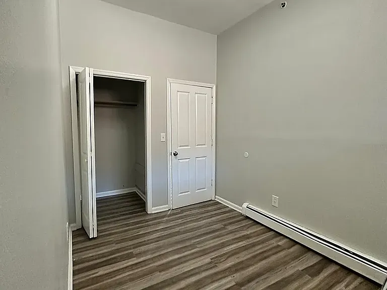 136 S 7th St #6R — Photo 8