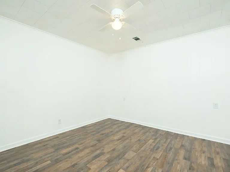 449 W Main St — Photo 4