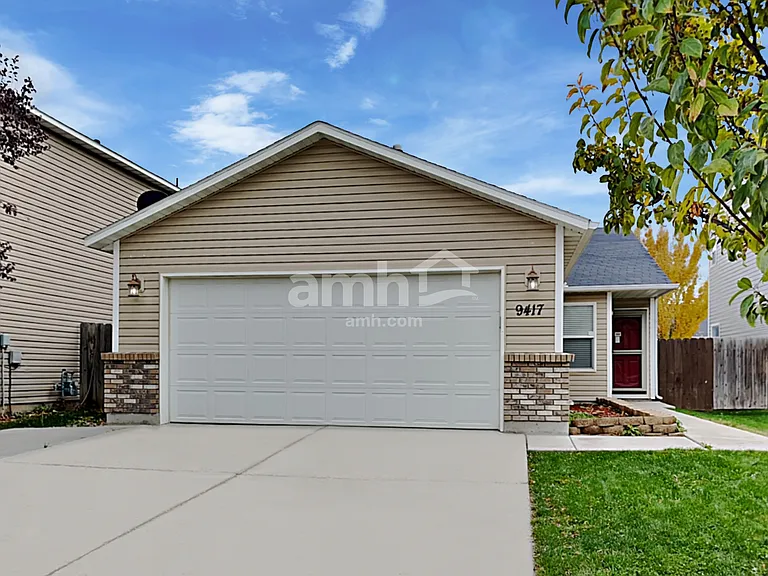 9417 W Hearthside Dr — Photo 1