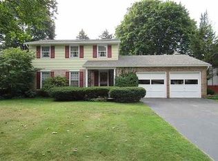 91 Yarkerdale Dr, Rochester, NY 14615