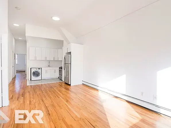 105 Pilling Street image 1 of 13