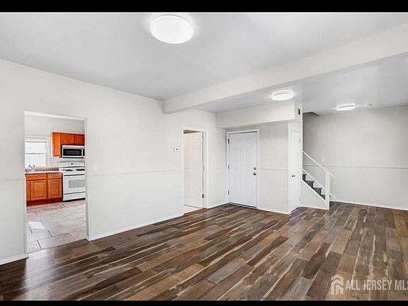 4th image of 111 John St