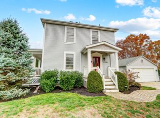 5709 Kenwood Rd, Cincinnati, OH 45243