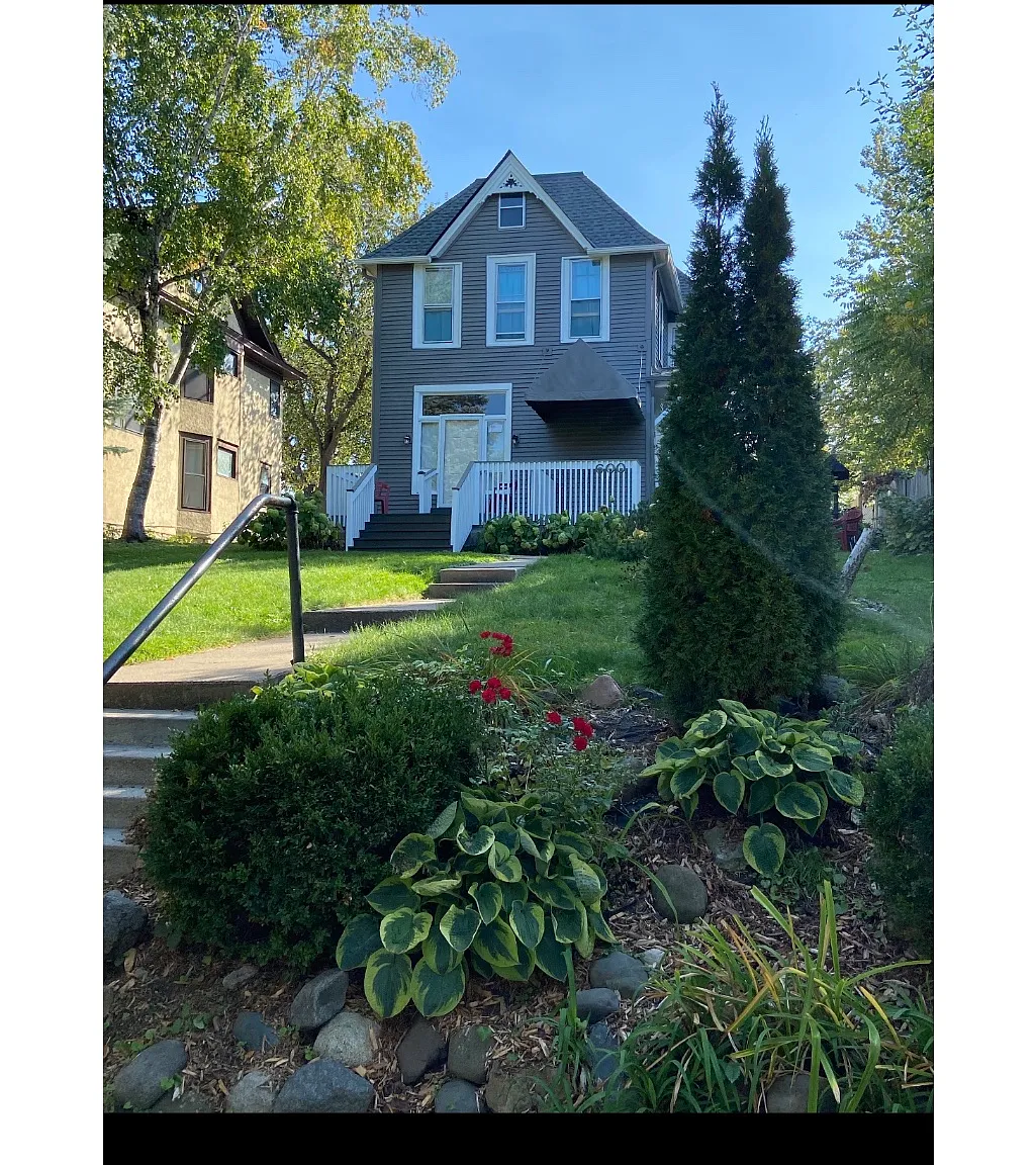 2 bed, $1,375 — Photo 1