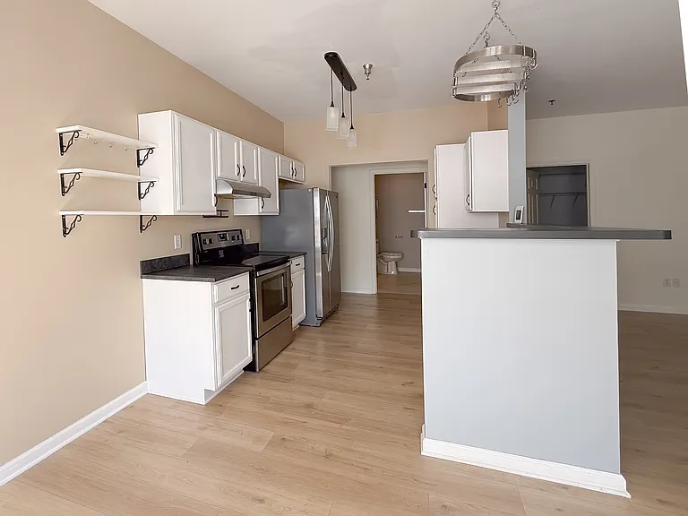 64 Clingman Ave #105 — Photo 6
