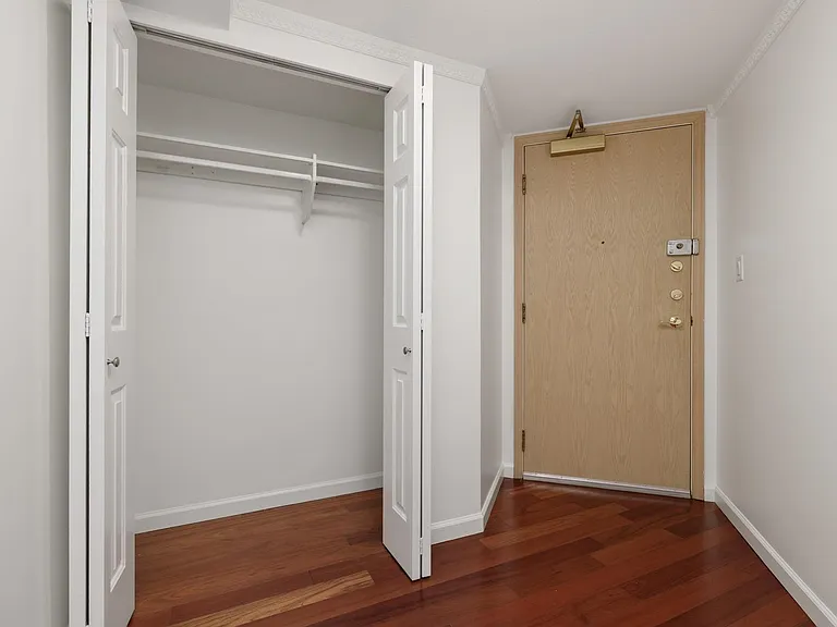 2201 Pine St #604 — Photo 13