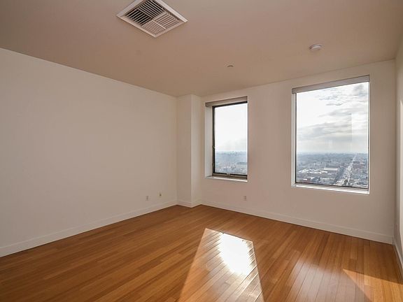 2nd image of 3810 Wilshire Blvd #1809-A