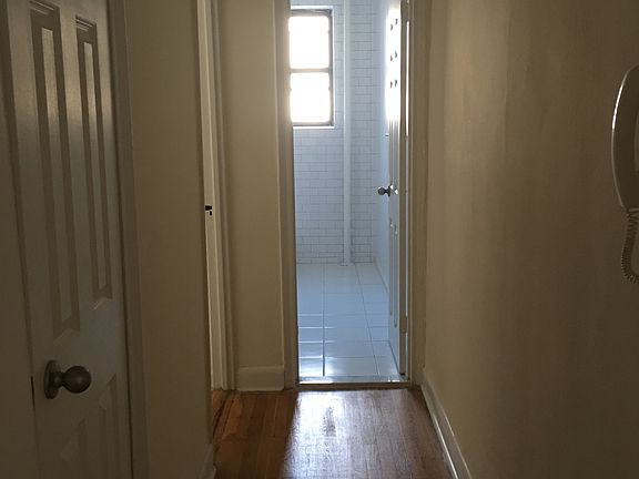 4th image of 4323 42nd St APT E02