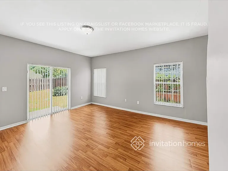 9191 SW 212th Ter — Photo 7