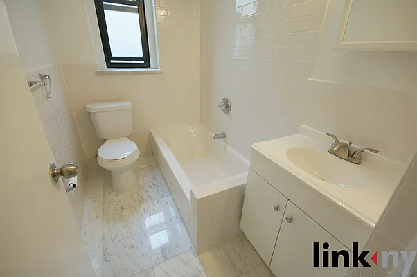 Rented by Link NY Realty | media 30