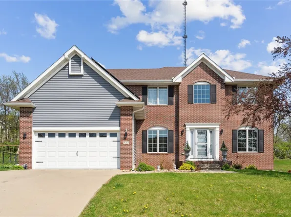 925 Rolling Creek Dr NE, Cedar Rapids, IA 52402