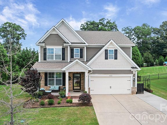 2nd image of 5021 Shadowbrook Rd