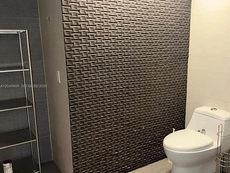 600 NE 36th St #22 — Photo 20