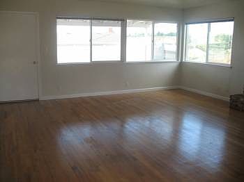 4th image of 605 Tabor Dr APT 3